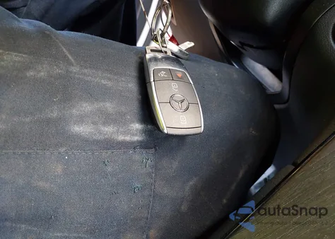 2022 Mercedes-Benz Glc 300 4Matic Suv from USA, damaged, VIN W1N0G8EB5NV343524